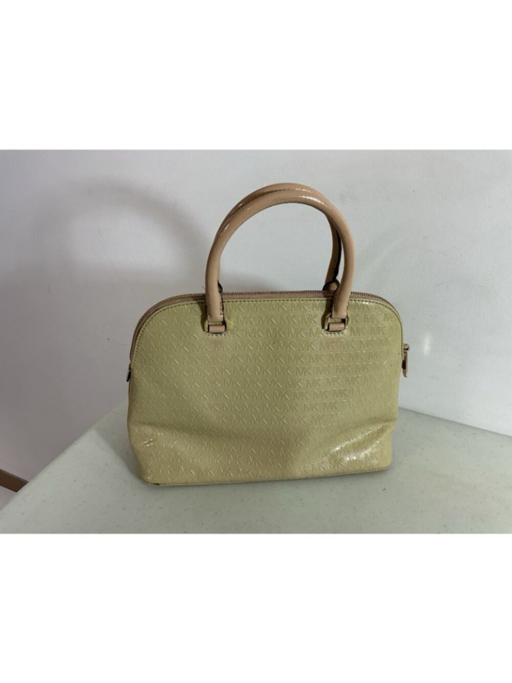Michael Kors Satchel Cindy LG Dome Handbag Purse - Picture 2 of 8